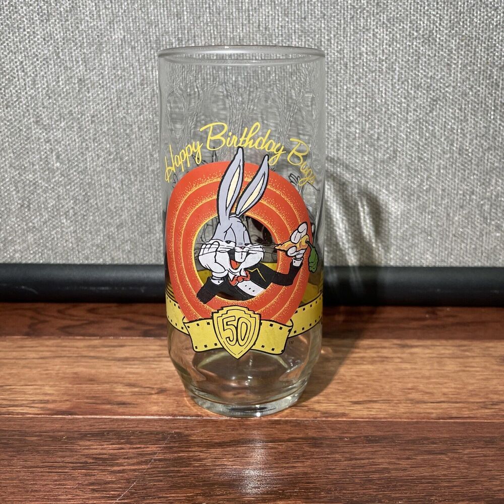 VINTAGE WARNER BROS HAPPY 50TH BIRTHDAY BUGS BUNNY CLEAR GLASS DRINKING CUP